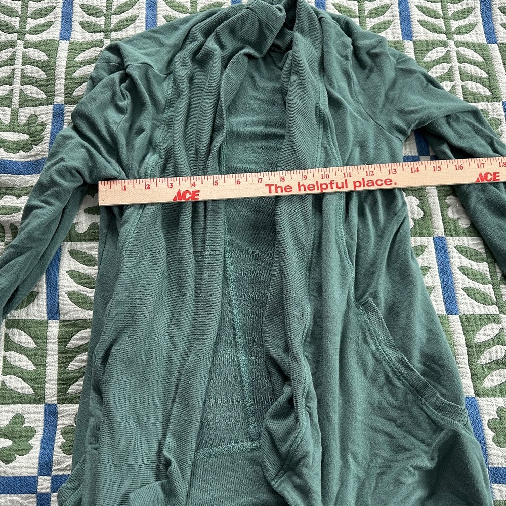 Athleta Pranayama Restore Wrap - XS petite - Juniper Green